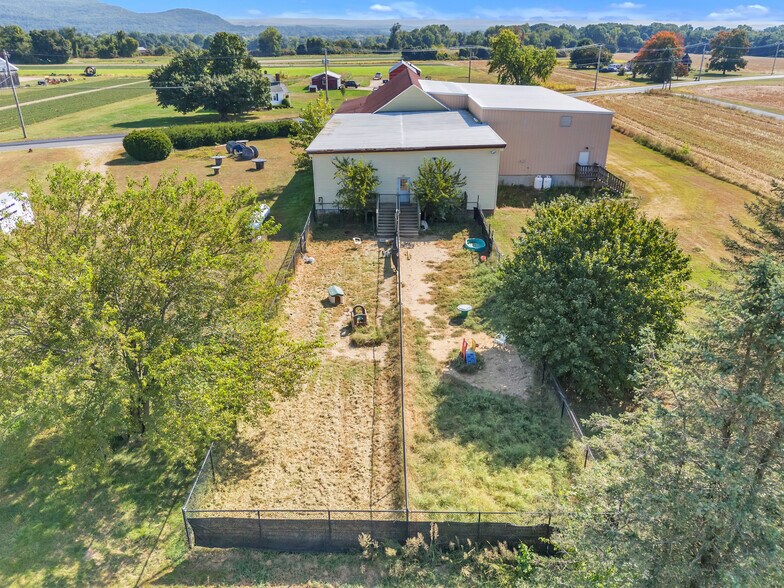 More Photos Of 203 Long Plain Rd, Whately Service For Sale