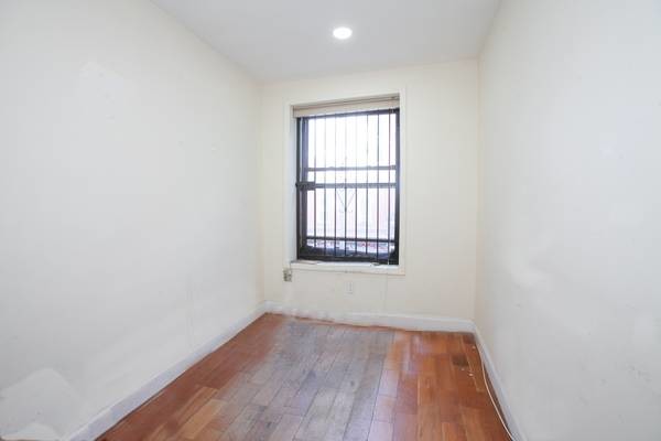 More Photos Of 295-297 Broadway, Brooklyn Apartments For Lease