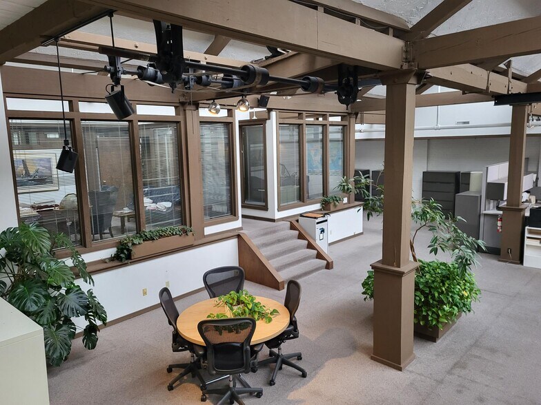 More Photos Of 1432 Hamilton Ave, Cleveland Office For Sale