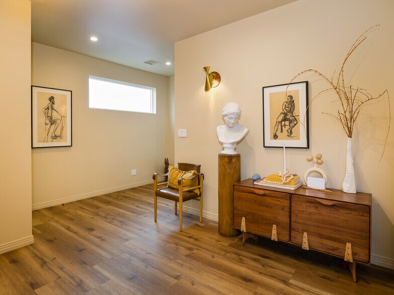 More Photos Of 124 Center St, El Segundo Office For Lease