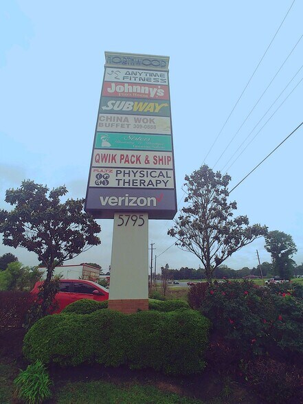 More Photos Of 5795 N Market St, Shreveport Unknown For Lease