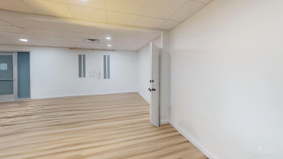 More Photos Of 400 W Cervantes St, Pensacola Flex For Lease