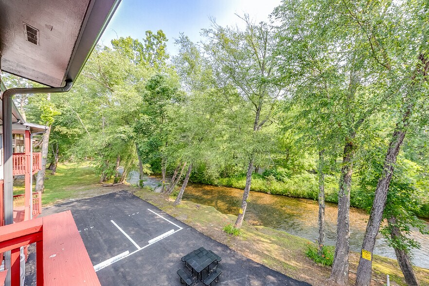 More Photos Of 892 Edelweiss Strasse, Helen Hotel For Sale