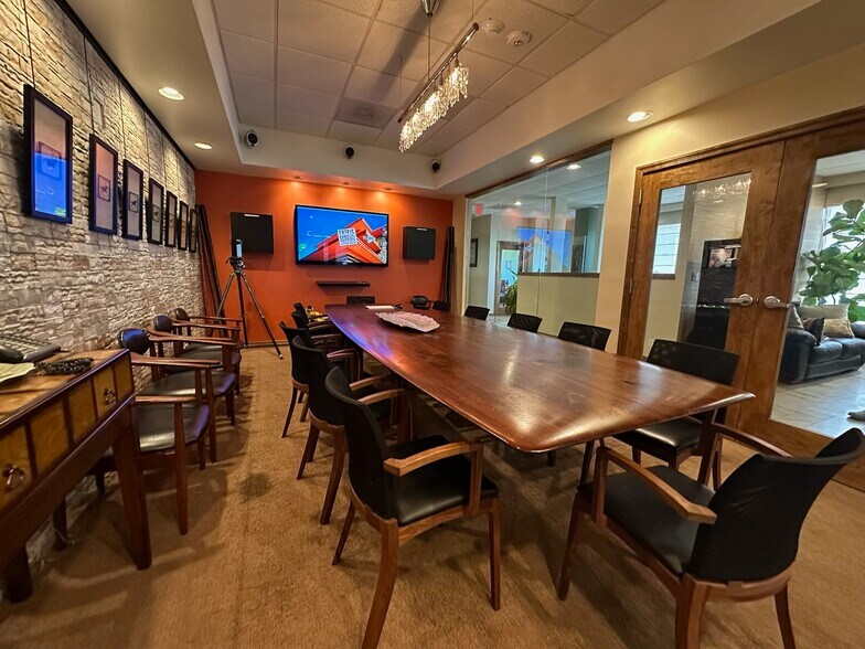 More Photos Of 1125 NE 125th St, North Miami Office For Lease
