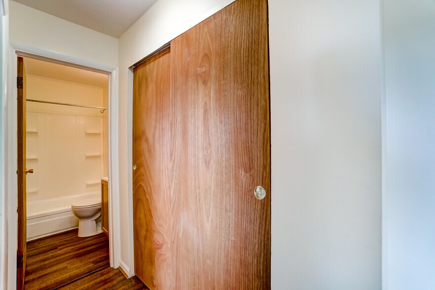 More Photos Of 1668 Glen Parker Ave, Cincinnati Multifamily For Sale