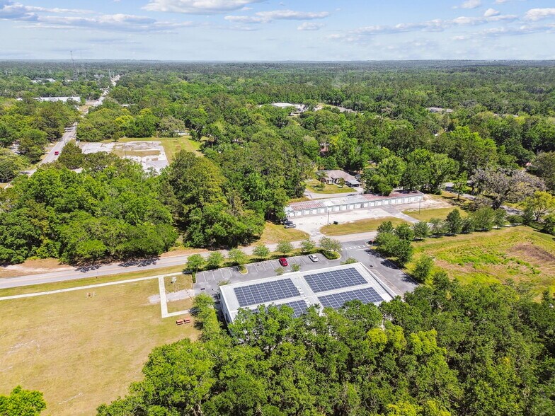 More Photos Of 924 Hale Ave, Brooksville Office For Sale