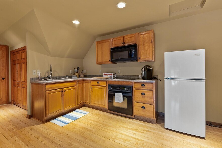 More Photos Of 1765 Superior St, Three Lakes General Retail For Sale