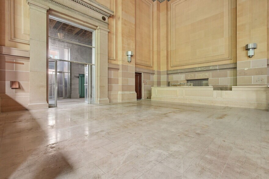 More Photos Of 167 S High St, Columbus Office For Sale
