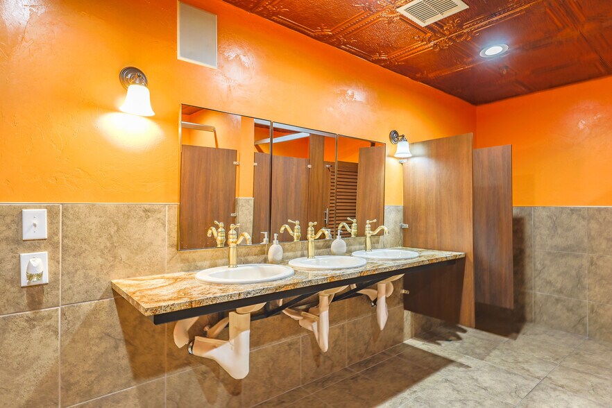 More Photos Of 290-292 N Huachuca Blvd, Huachuca City Restaurant For Sale