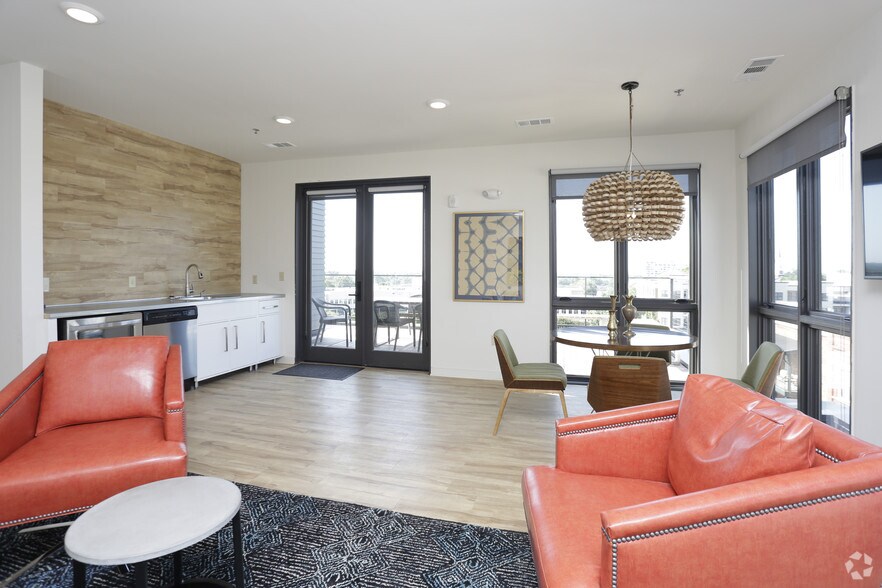 More Photos Of 174 E Main St, Spartanburg Apartments For Lease