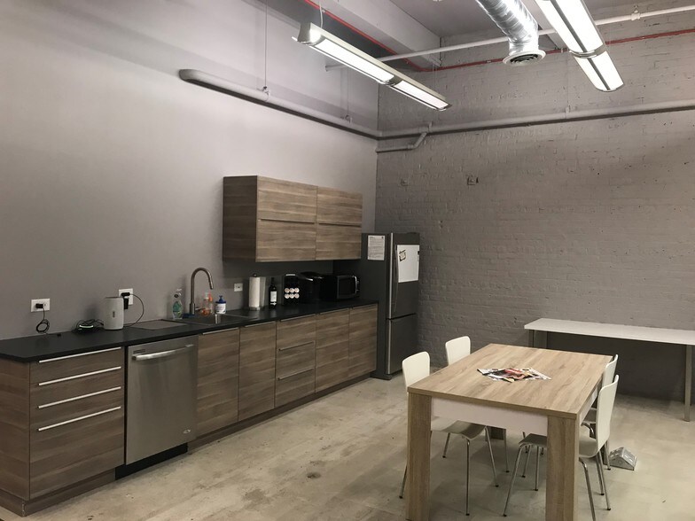 More Photos Of 363 W Erie St, Chicago Loft Creative Space For Lease