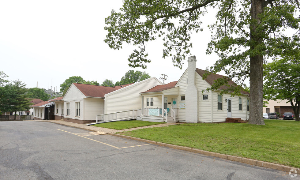 Primary Photo Of 3210 Skipwith Rd, Richmond Medical For Lease