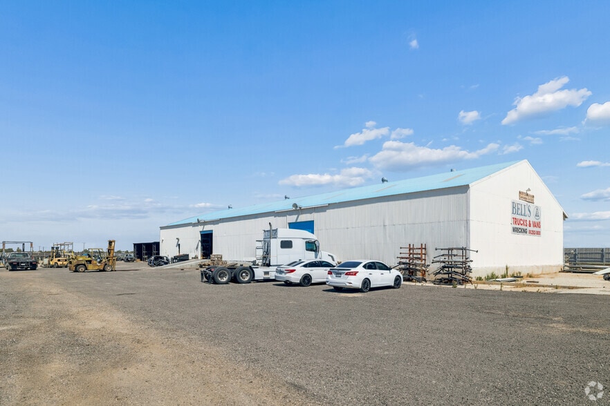 More Photos Of 45761 Division St, Lancaster Warehouse For Sale