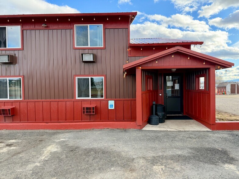 More Photos Of 1150 N Main St, Deer Lodge Hotel For Sale