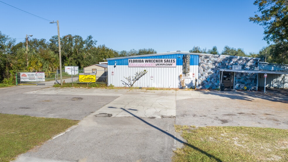 Primary Photo Of 5620 E Dr Martin Luther King Jr Blvd, Tampa Auto Repair For Sale