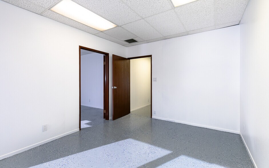 More Photos Of 24646 Redlands Blvd, Loma Linda Storefront For Sale