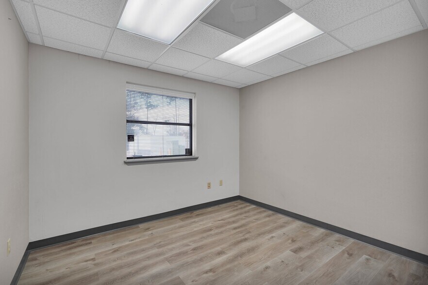 More Photos Of 3599 University Blvd S, Jacksonville Medical For Sale