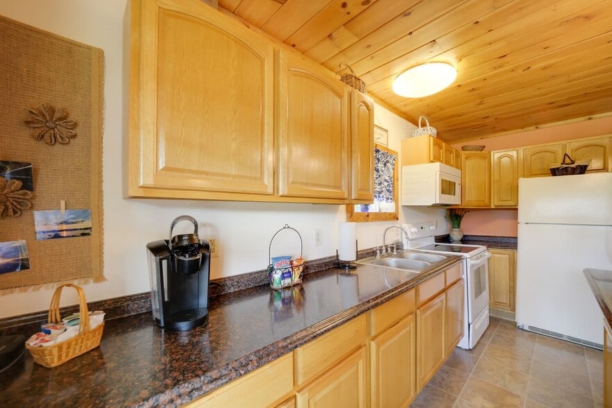 More Photos Of 104 Circle Rd, Newport Manufactured Housing Mobile Home Park For Sale