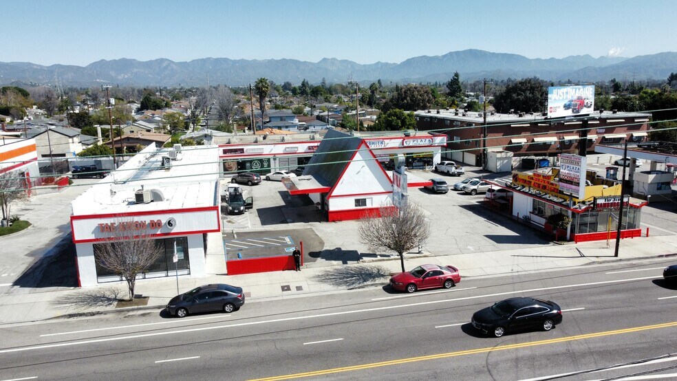 More Photos Of 8620 Woodman Ave, Pacoima Convenience Store For Lease