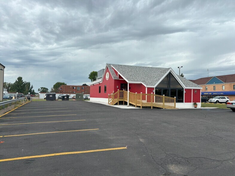 Primary Photo Of 1324 25th Ave S, Fargo Restaurant For Sale