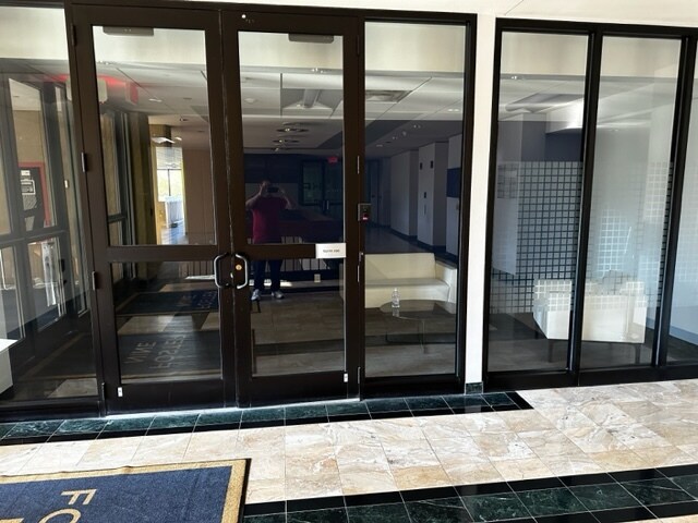 More Photos Of 750 Holiday Dr, Pittsburgh Office Residential For Lease