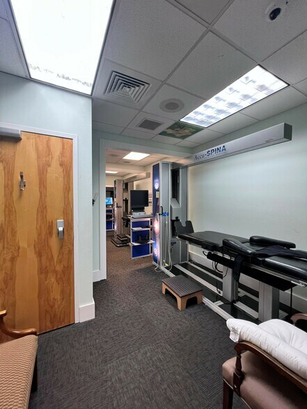 More Photos Of 1421 E Nine Mile Rd, Pensacola Medical For Lease