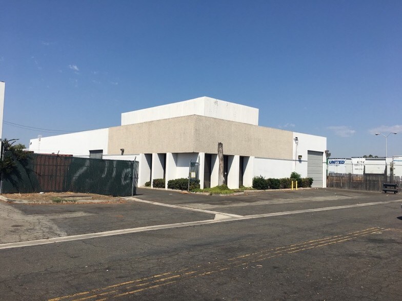 Primary Photo Of 14101-14105 Pontlavoy Ave, Santa Fe Springs Warehouse For Lease