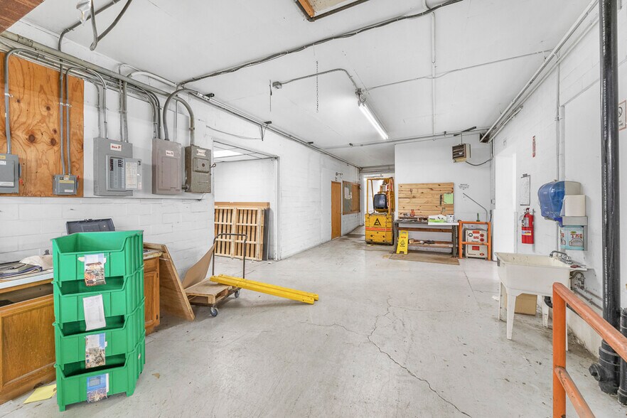 More Photos Of 14924 Beloit Snodes Rd, Beloit Manufacturing For Sale