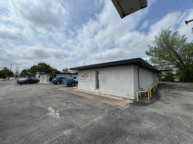 More Photos Of 811-815 N O'Connor Rd, Irving Medical For Lease