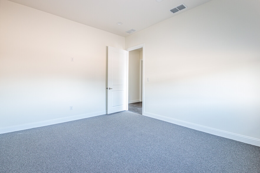 More Photos Of 2001 Auburn Hills Pky, McKinney Office For Lease