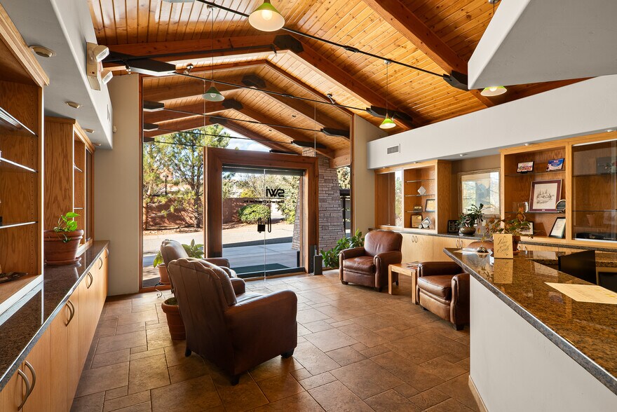 More Photos Of 75 Kallof Pl, Sedona Loft Creative Space For Lease