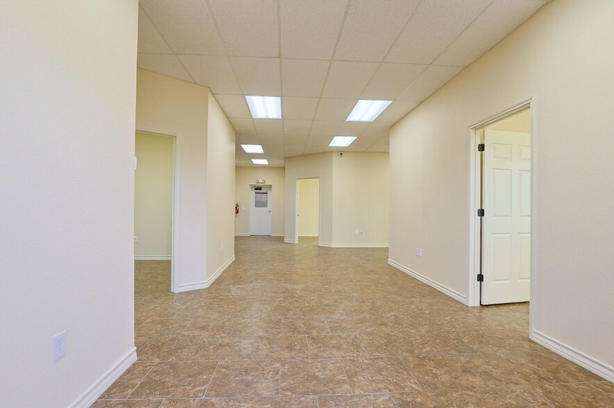 More Photos Of 2914 N County Road 1140, Midland Warehouse For Lease
