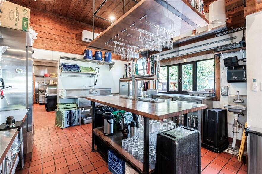 More Photos Of 217 W Hopkins St, San Marcos Restaurant For Sale