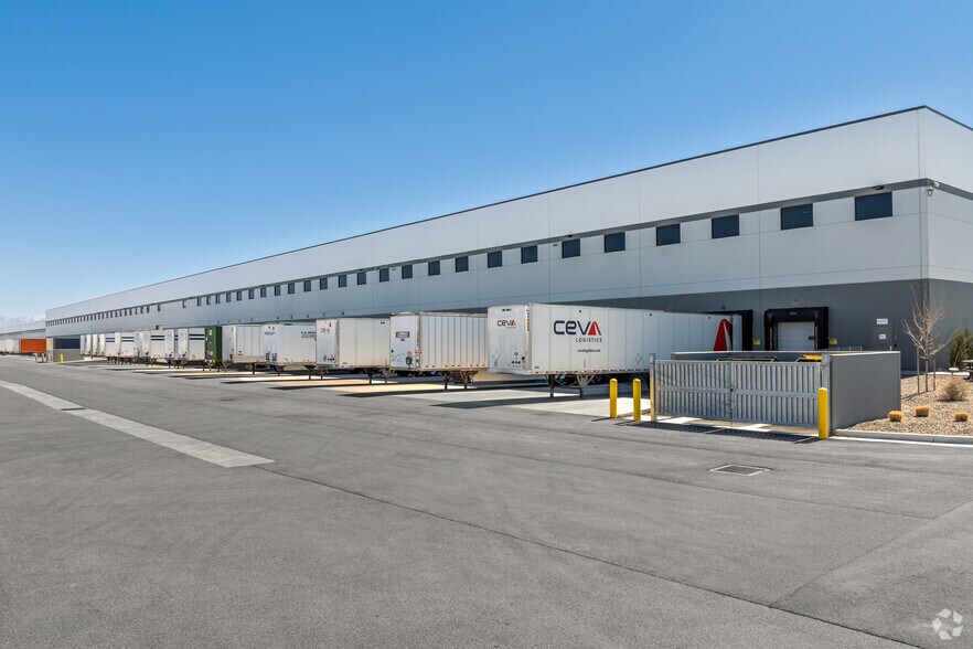 More Photos Of 6792 W 700 N, Salt Lake City Distribution For Lease