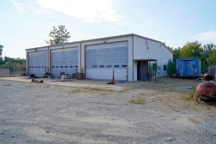 More Photos Of 501 Maple st, Drumright Flex For Sale