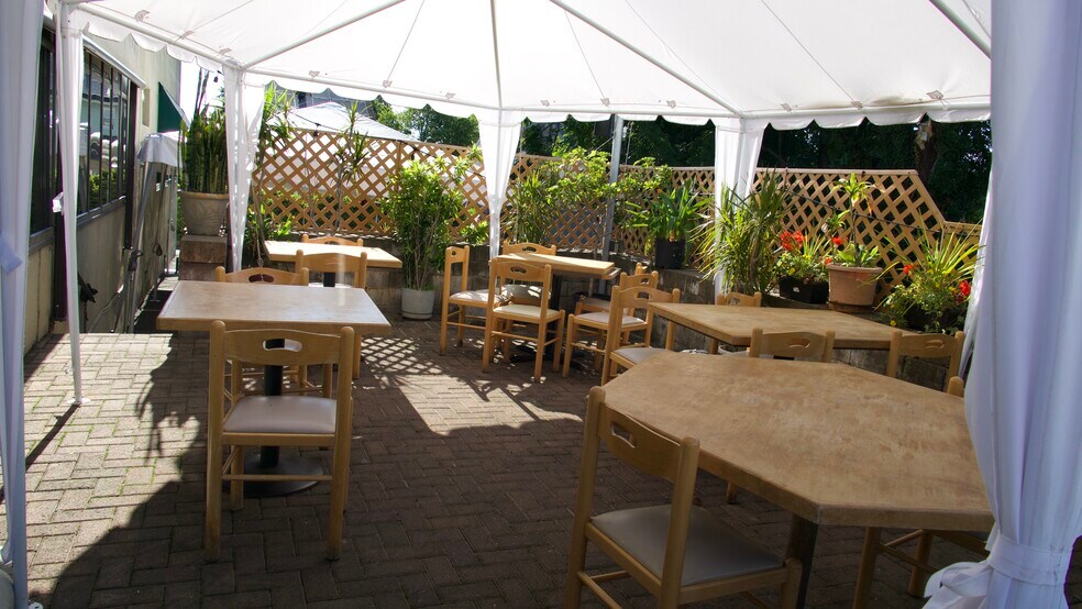 More Photos Of 293 Queen Anne Rd, Teaneck Restaurant For Sale
