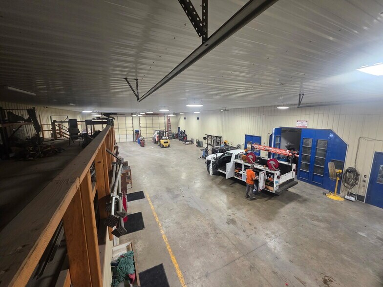 More Photos Of 100 Star Connection Dr, Wright City Warehouse For Sale
