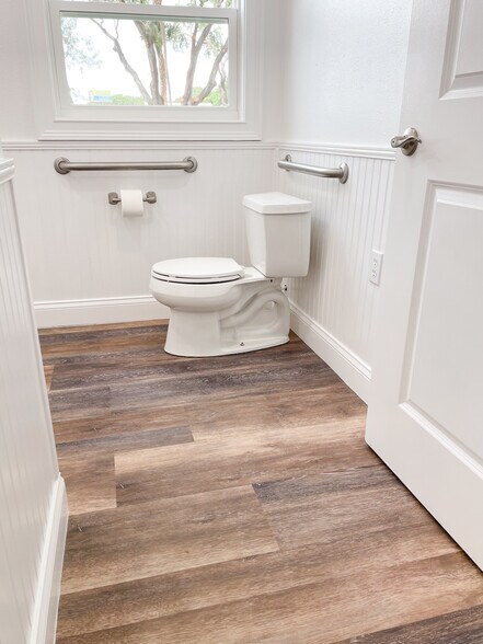 More Photos Of 1005 N Church Ave, Mulberry Medical For Lease