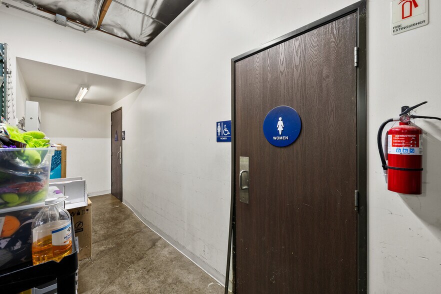 More Photos Of 9403 Las Tunas Dr, Temple City Freestanding For Sale