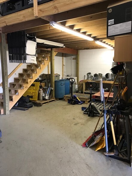 More Photos Of 9102 Industry Dr, Manassas Park Warehouse For Sale