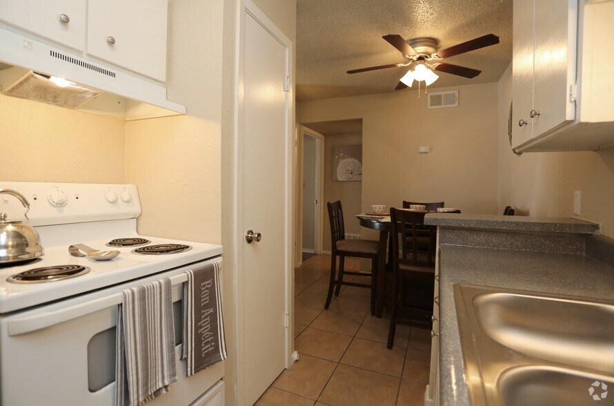 More Photos Of 504 Dudley Cir, Arlington Apartments For Sale
