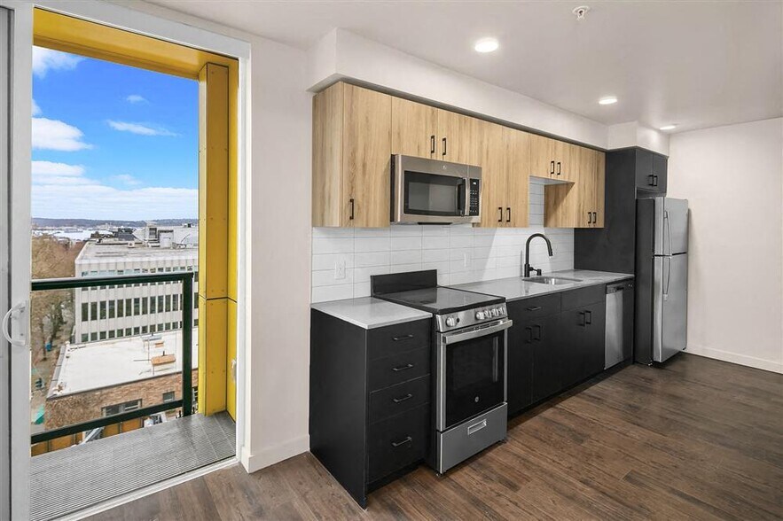 More Photos Of 513 1st Ave N, Seattle Apartments For Lease