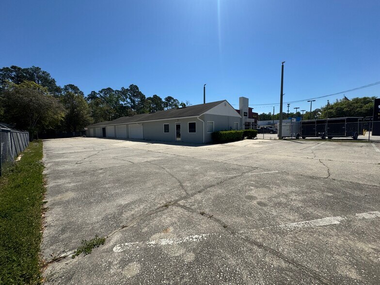 More Photos Of 7727 Blanding Blvd, Jacksonville Auto Repair For Sale
