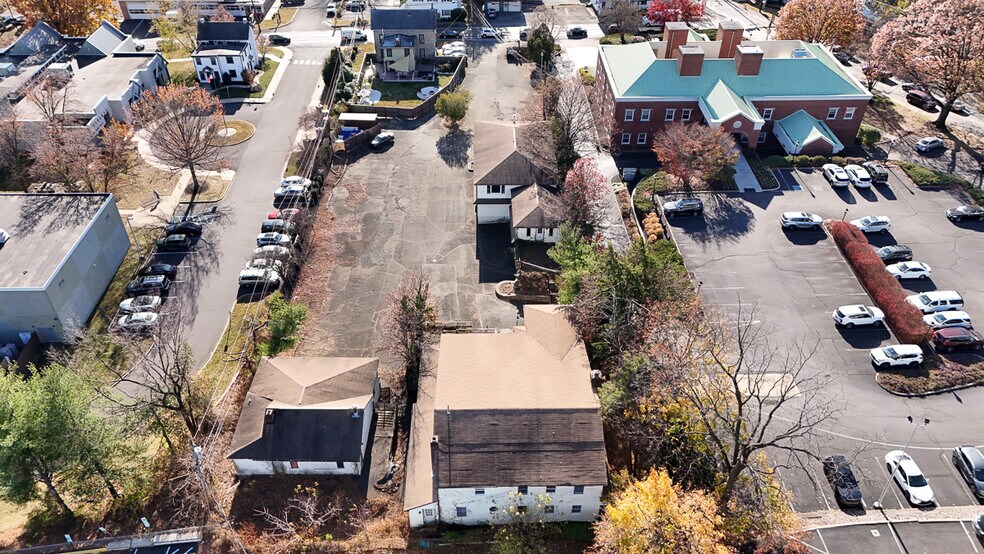 More Photos Of 657 Red Lion Rd, Huntingdon Valley Office Residential For Sale