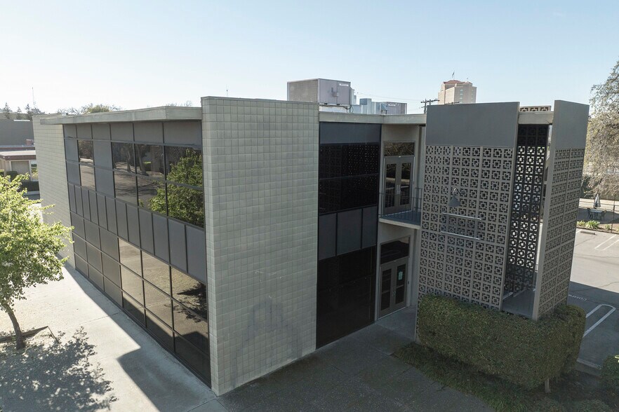 More Photos Of 700 Needham St, Modesto Light Distribution For Lease