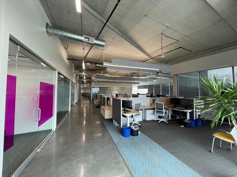 More Photos Of 3300 N Triumph Blvd, Lehi Office For Lease