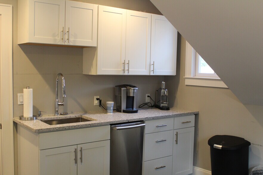 More Photos Of 2A Hardscrabble Rd, North Salem Office Residential For Sale