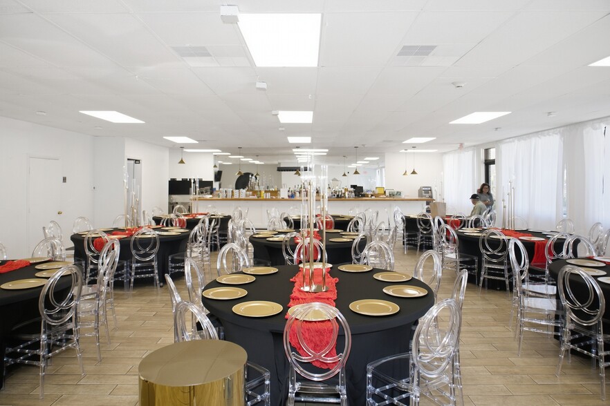 More Photos Of 53 Providence St, West Warwick Restaurant For Sale