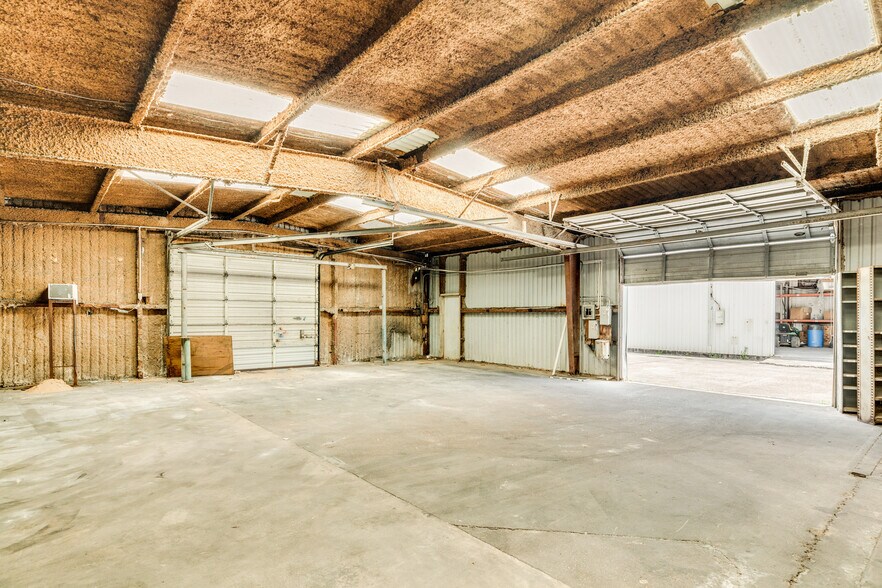 More Photos Of 6322 E Highway 332, Freeport Warehouse For Sale