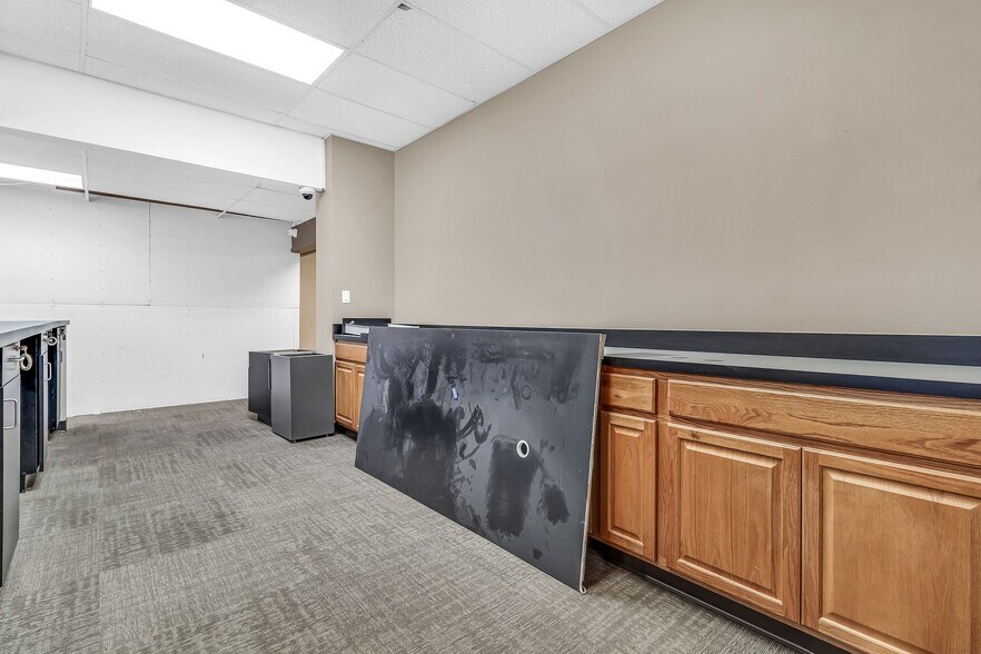 More Photos Of 78 W Ray Rd, Chandler Convenience Store For Lease